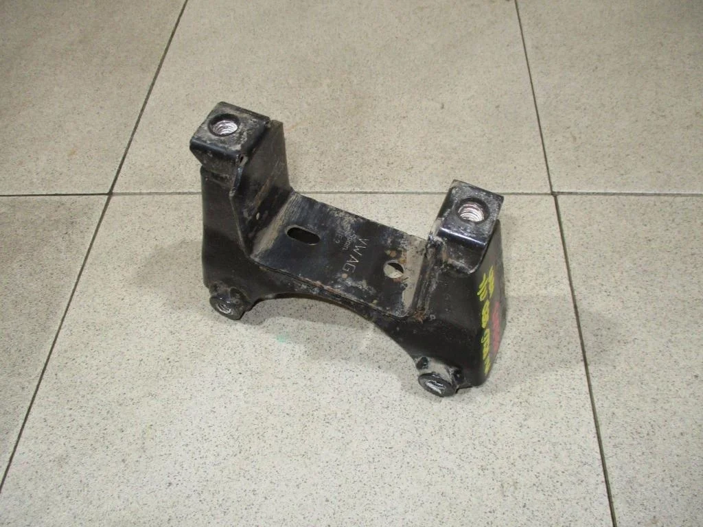 Кронштейн двигателя левый Volkswagen Polo 5