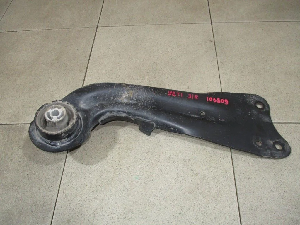 Рычаг задний продольный правый Skoda Yeti 2012 5L