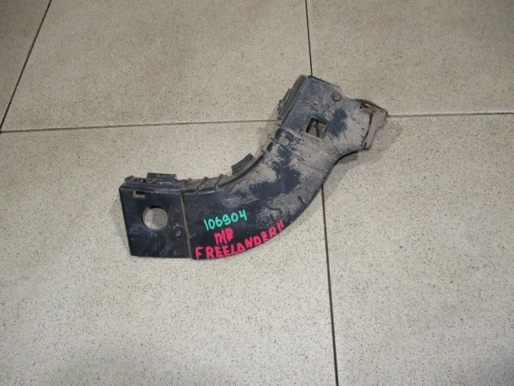 Кронштейн переднего бампера правый Land Rover Freelander 2 2008 L359