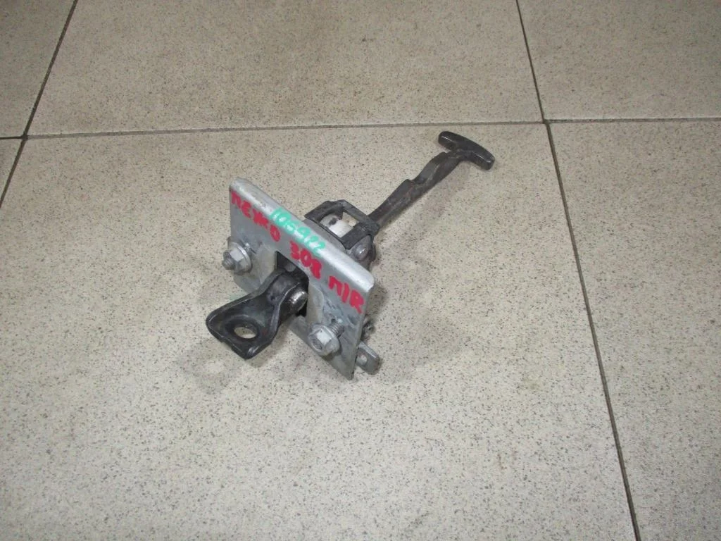 Ограничитель двери Peugeot 308 2010 T7