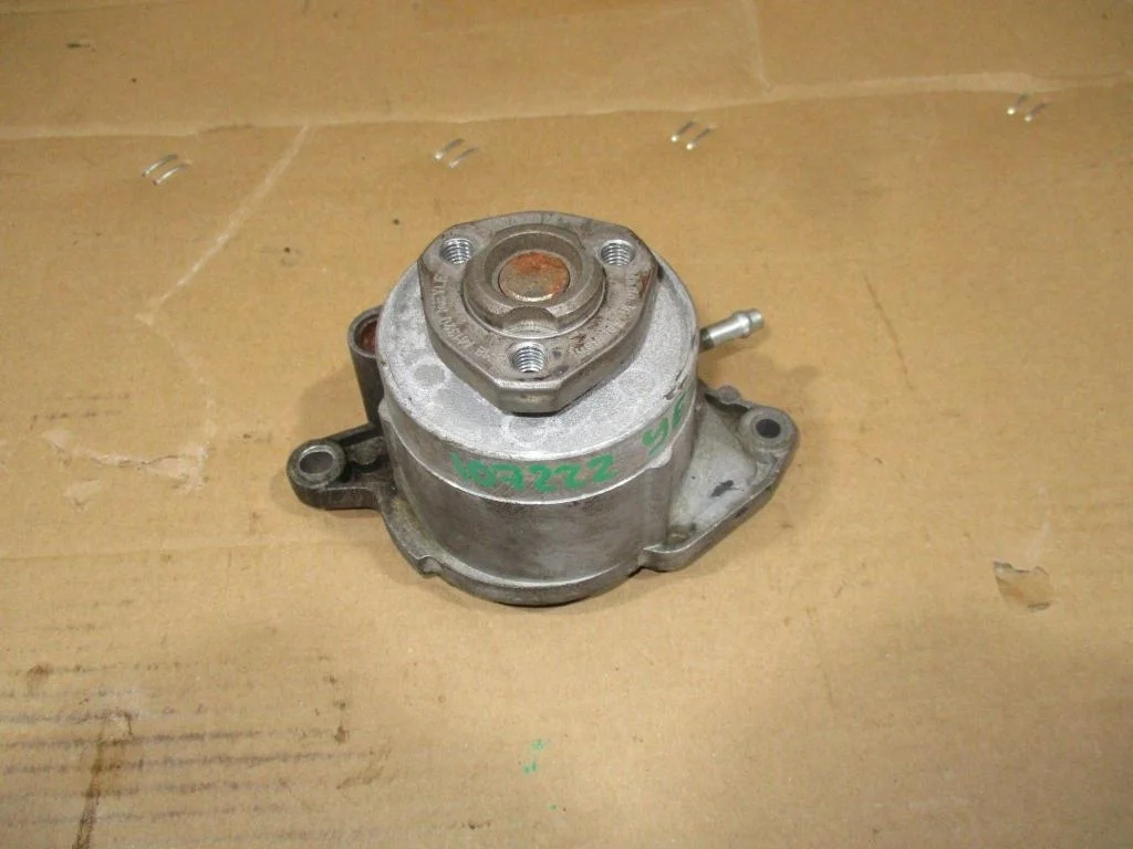 Помпа Skoda Yeti 2012 5L