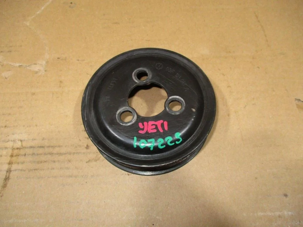 Шкив помпы Skoda Yeti 2012 5L