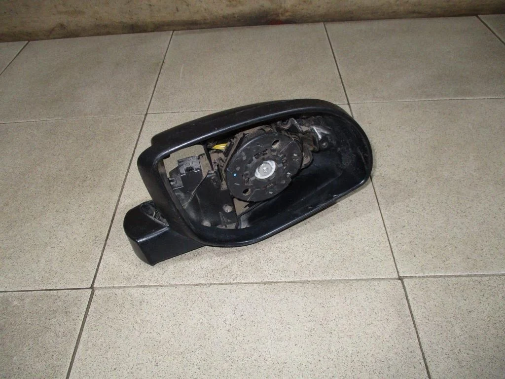 Зеркало правое электрическое Hyundai i20 2009 PB