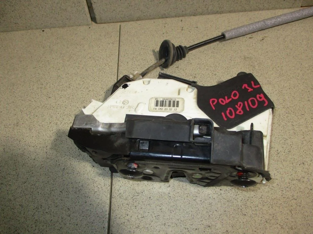Замок двери задней левой Volkswagen Polo 5