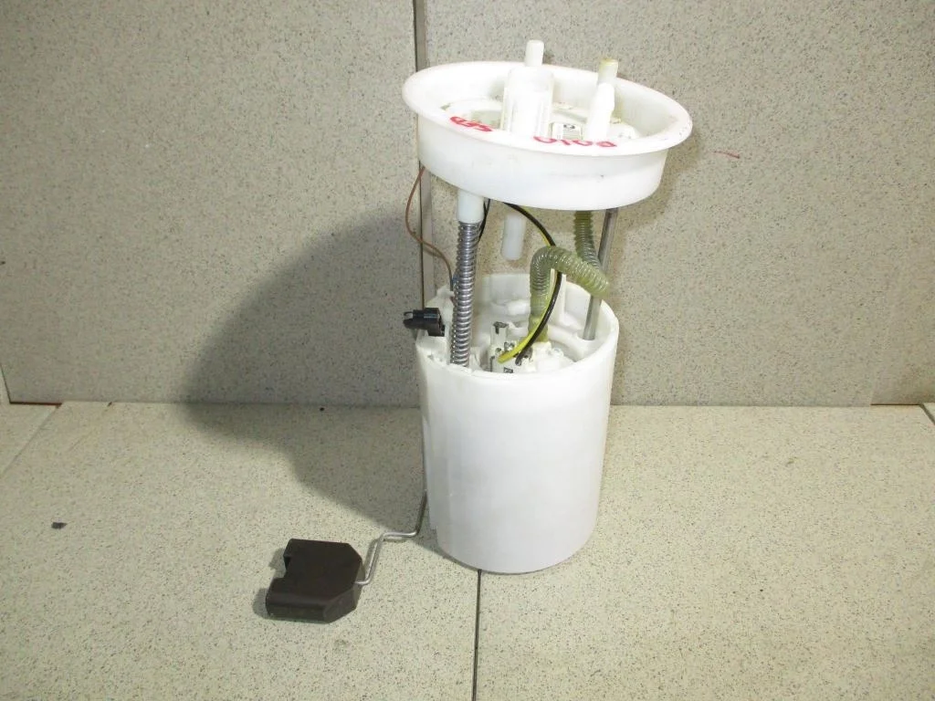 Насос топливный Volkswagen Polo 5