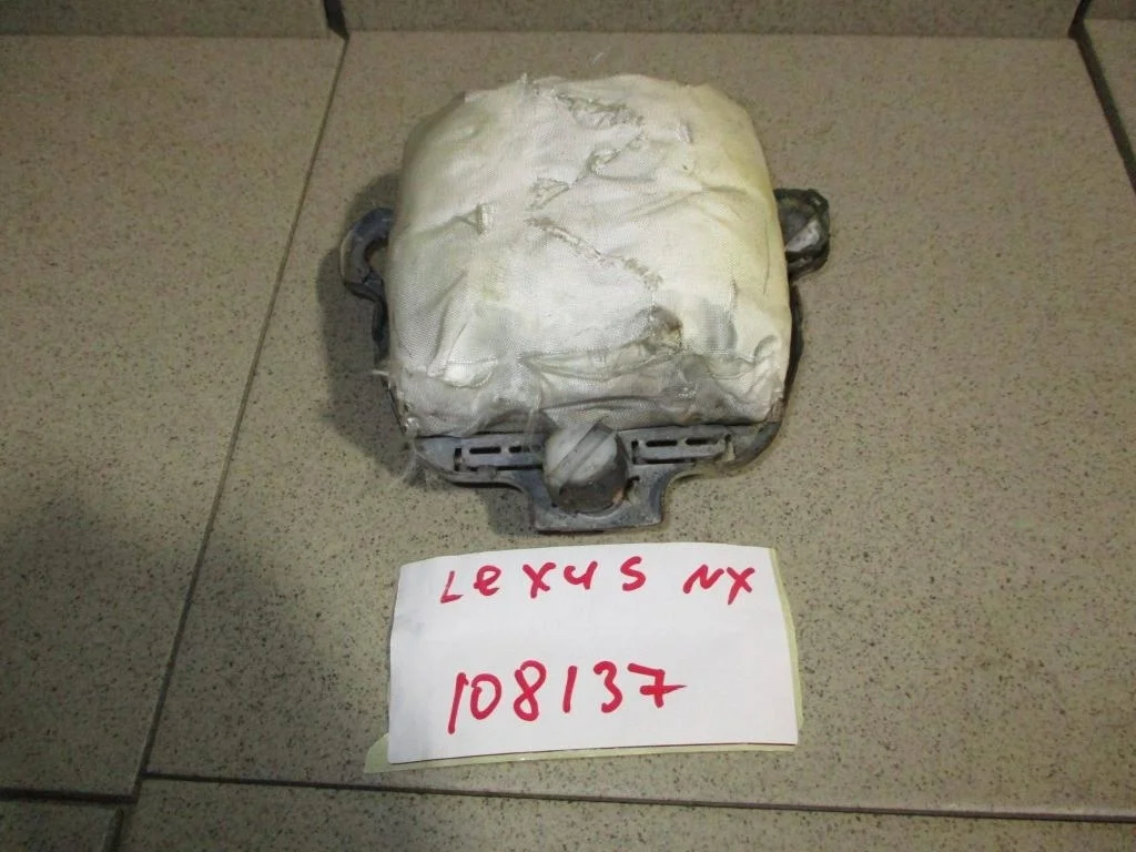 Подушка безопасности в руль Lexus NX200t 2015 AZ10