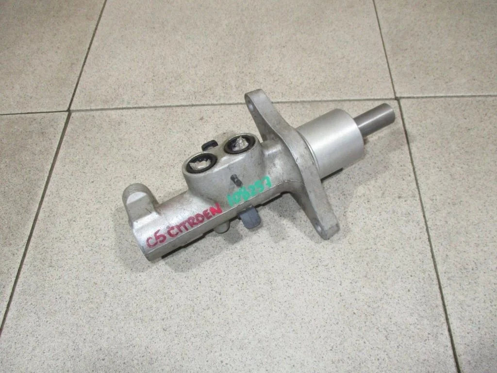 Цилиндр тормозной главный Citroen C5 2008 RD, TD