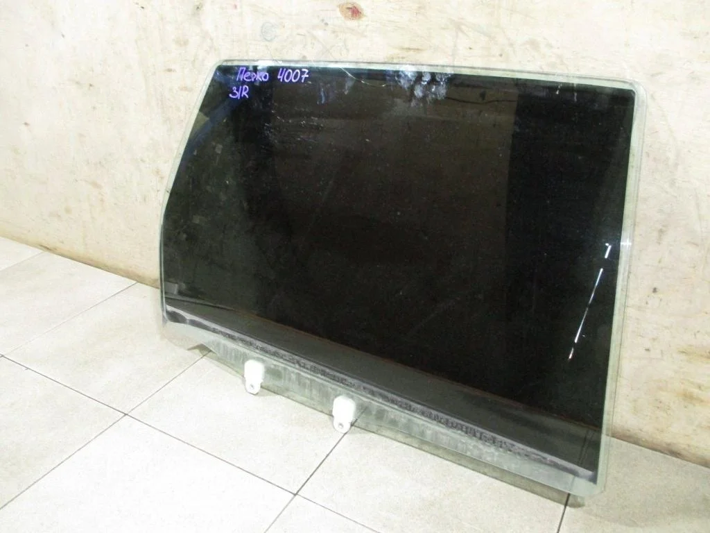 Стекло двери задней правой Peugeot 4007