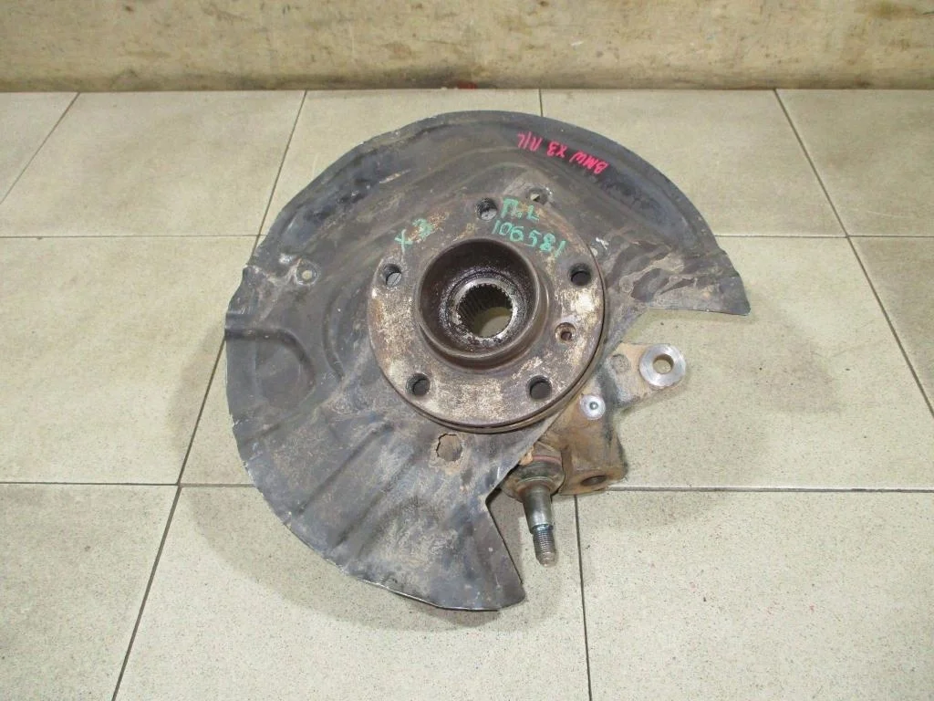 Кулак поворотный передний левый BMW X3 2008 E83