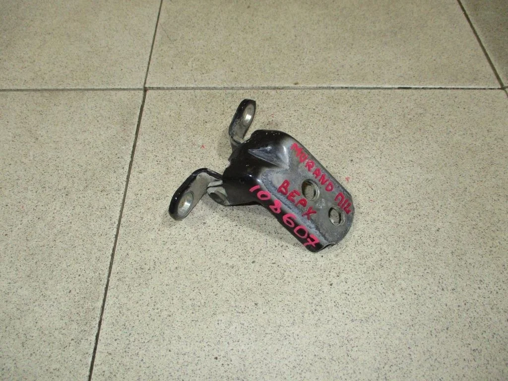 Петля двери передней левой верхняя Nissan Murano 2010 Z51