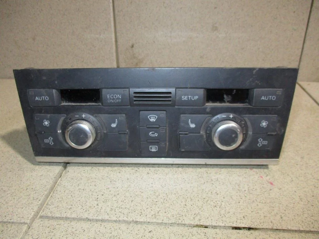 Блок управления климатической установкой Audi Q7 2008 4L