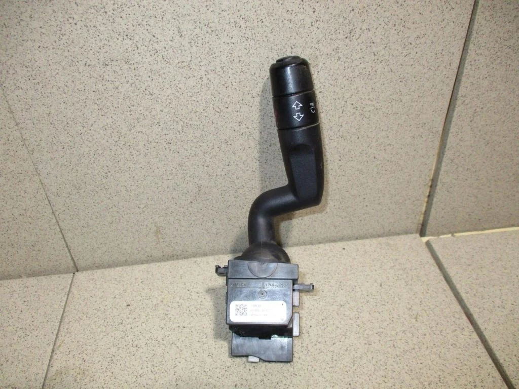 Переключатель поворотов подрулевой Land Rover Freelander 2 2008 L359