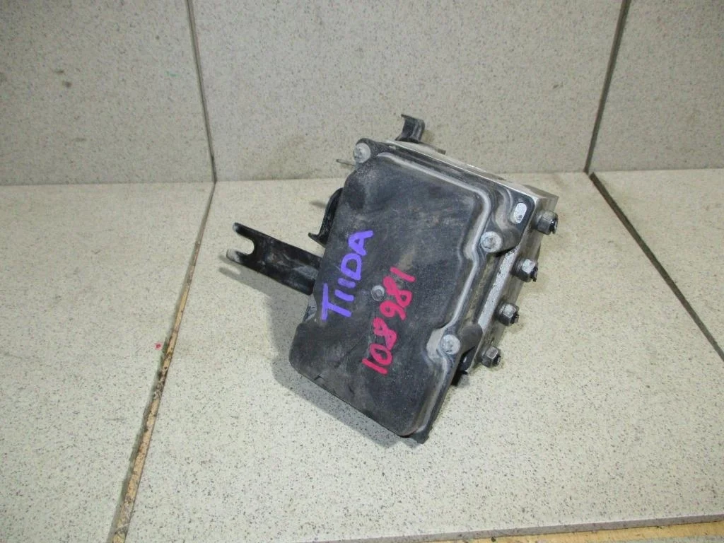 Блок abs Nissan Tiida 2012 C11