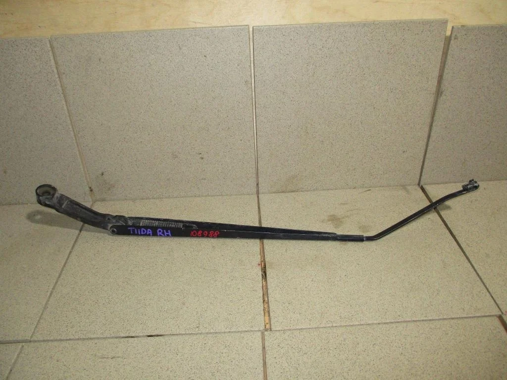 Поводок стеклоочистителя передний правый Nissan Tiida 2012 C11