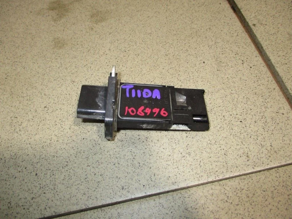 Датчик массового расхода воздуха Nissan Tiida 2012 C11