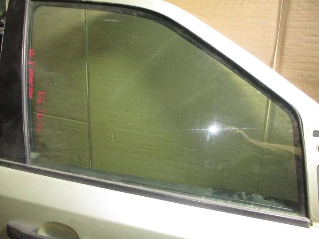 Стекло двери передней правой Land Rover Freelander 2 2008 L359