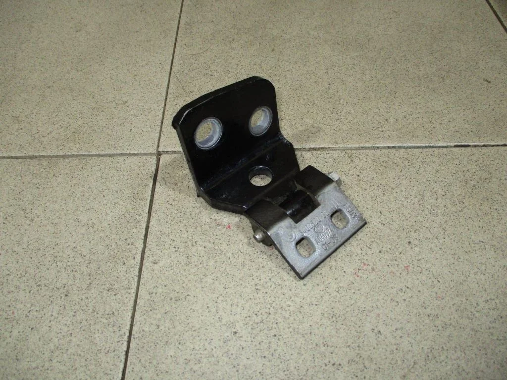 Петля двери BMW X3 E83