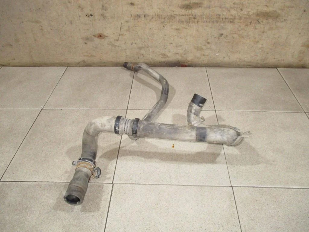 Патрубок радиатора Renault Logan 1 L90