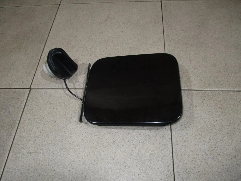 Лючок бензобака Nissan Tiida 2012 C11