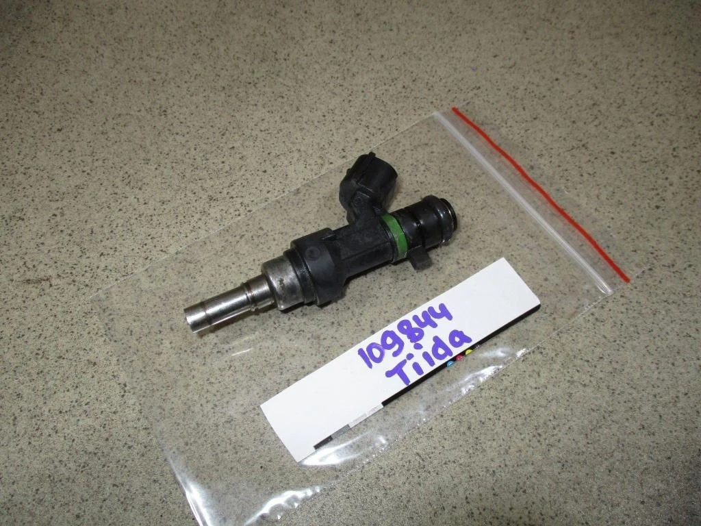 Форсунка топливная Nissan Tiida 2012 C11