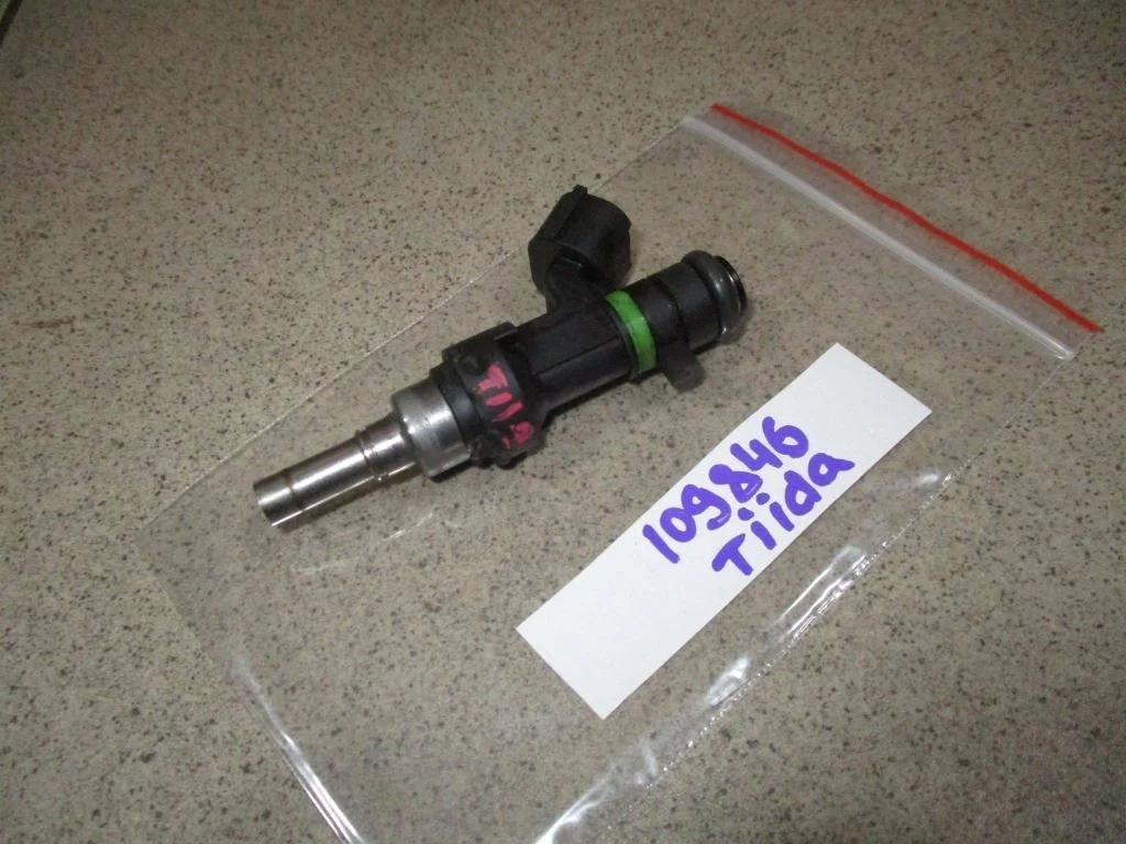 Форсунка топливная Nissan Tiida 2012 C11