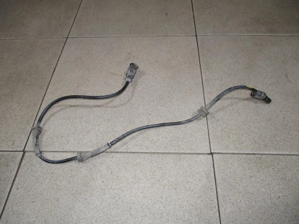 Датчик abs задний левый Nissan Tiida 2012 C11