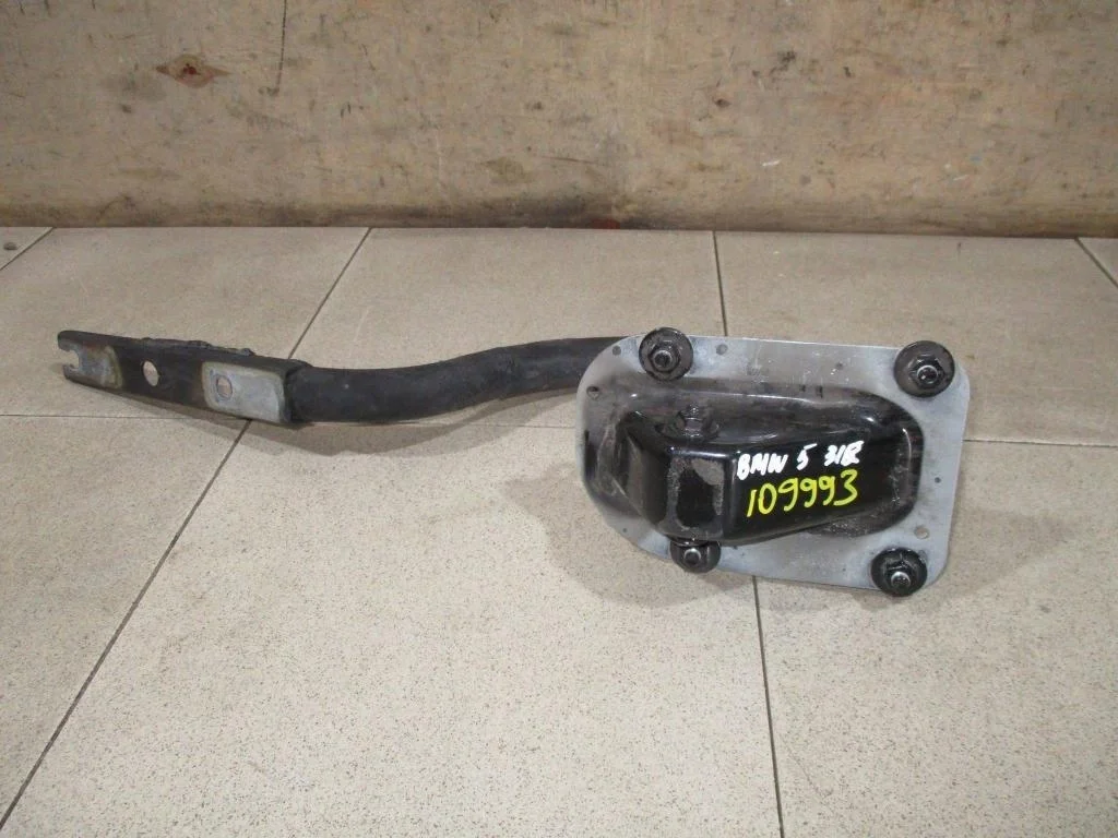 Петля крышки багажника BMW 5-Series 2008 E60, E61