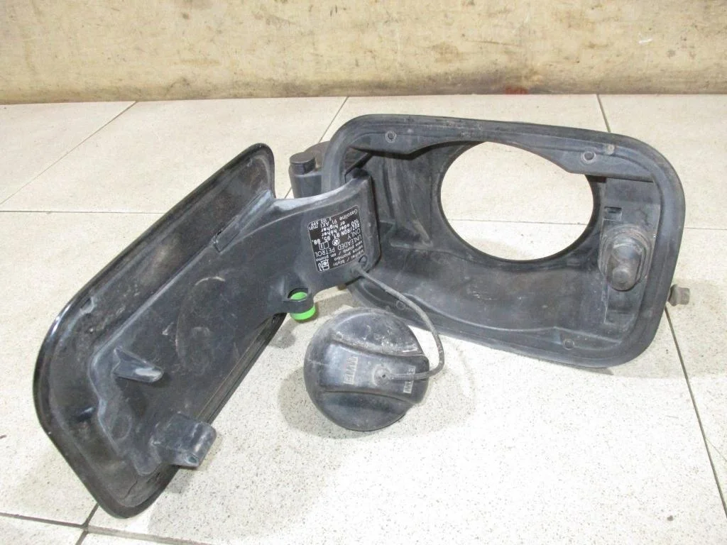 Лючок бензобака BMW 5-Series 2008 E60, E61