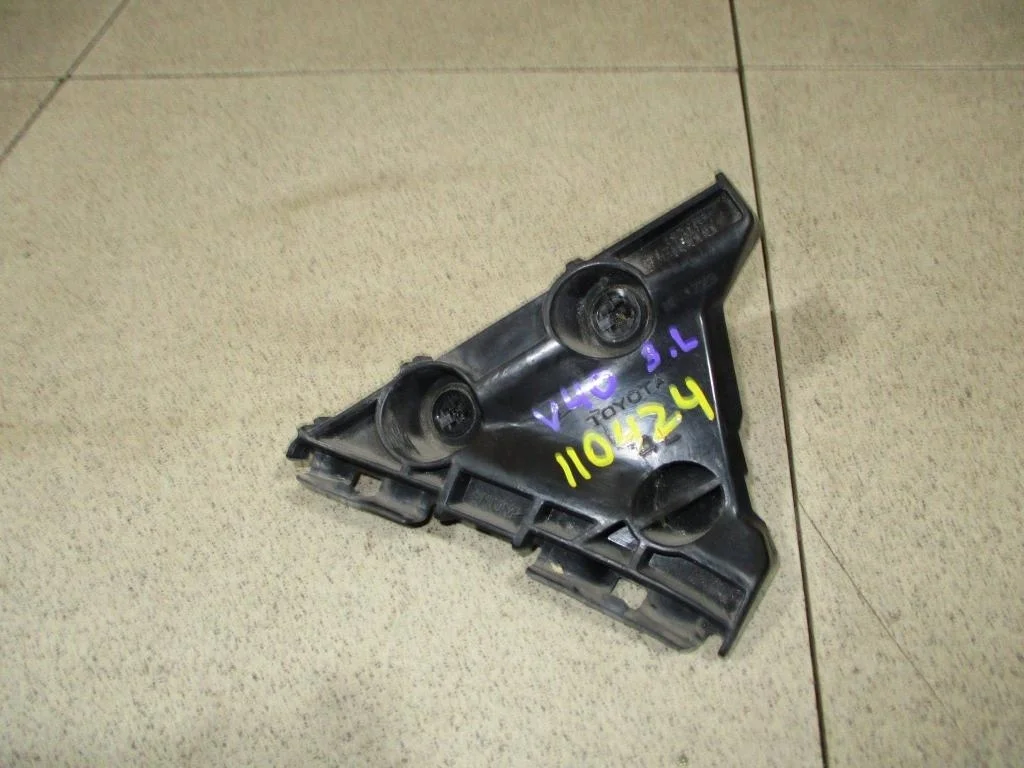 Кронштейн заднего бампера левый Toyota Camry XV40