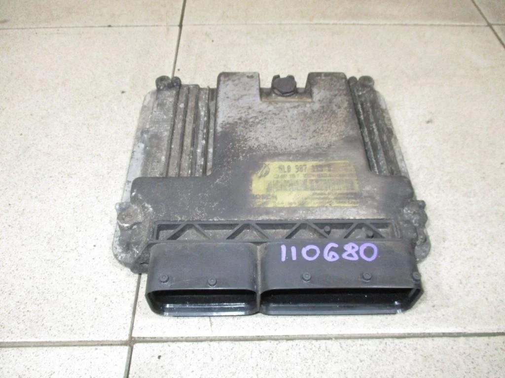 Блок управления двигателем Skoda Yeti 2012 5L