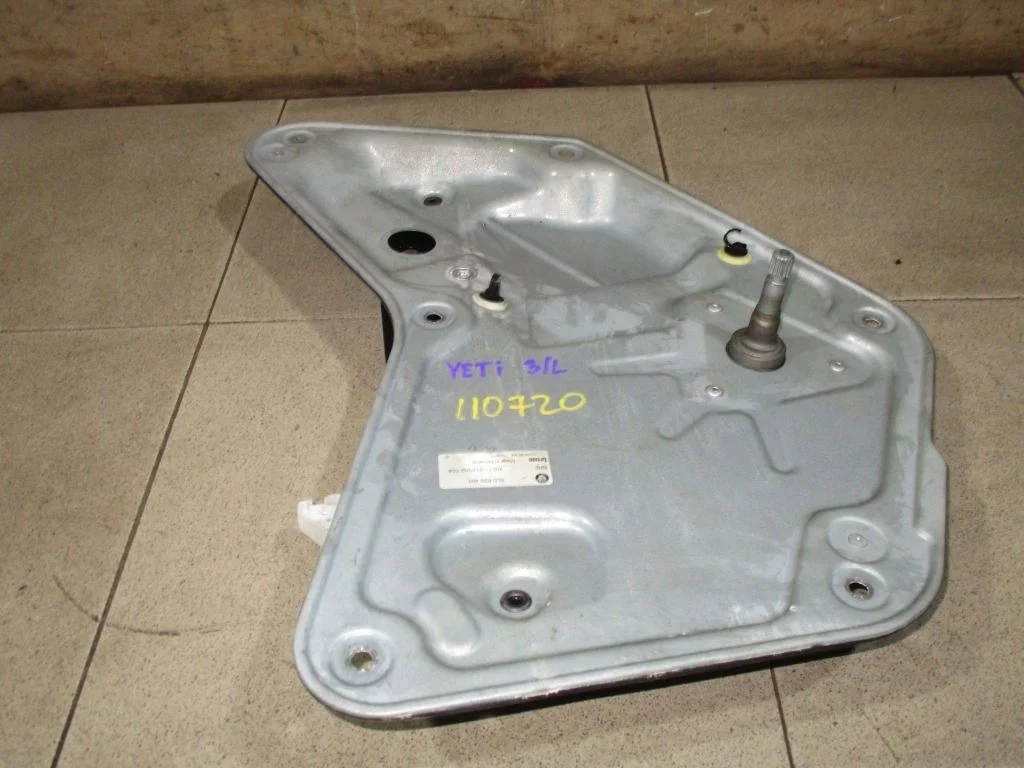 Стеклоподъемник механический задний левый Skoda Yeti 2012 5L