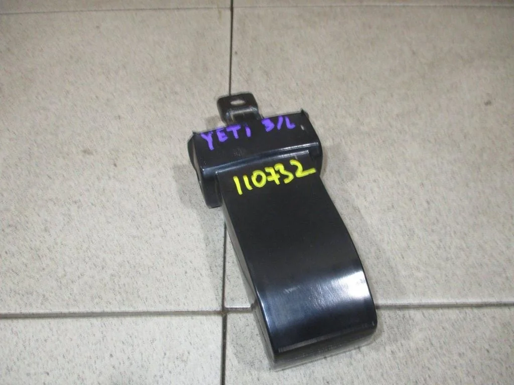 Ограничитель двери Skoda Yeti 5L