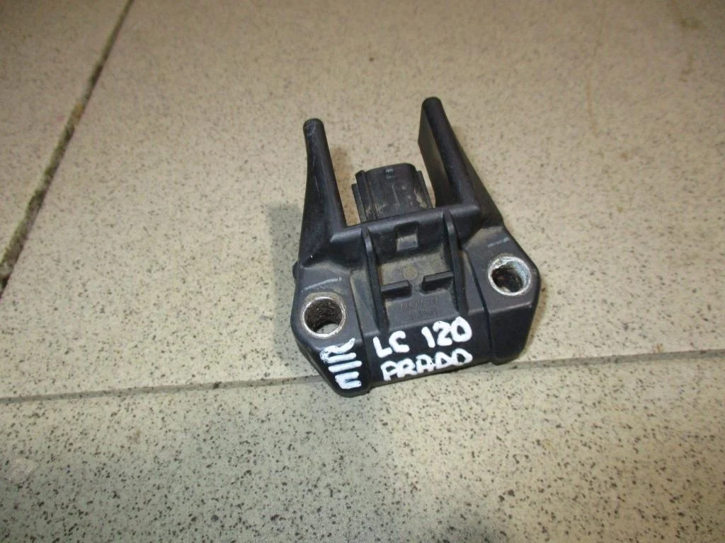 Датчик air bag Toyota Land Cruiser Prado J120