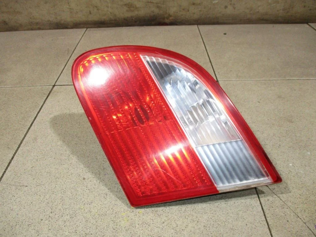 Фонарь задний внутренний правый Fiat Albea 178