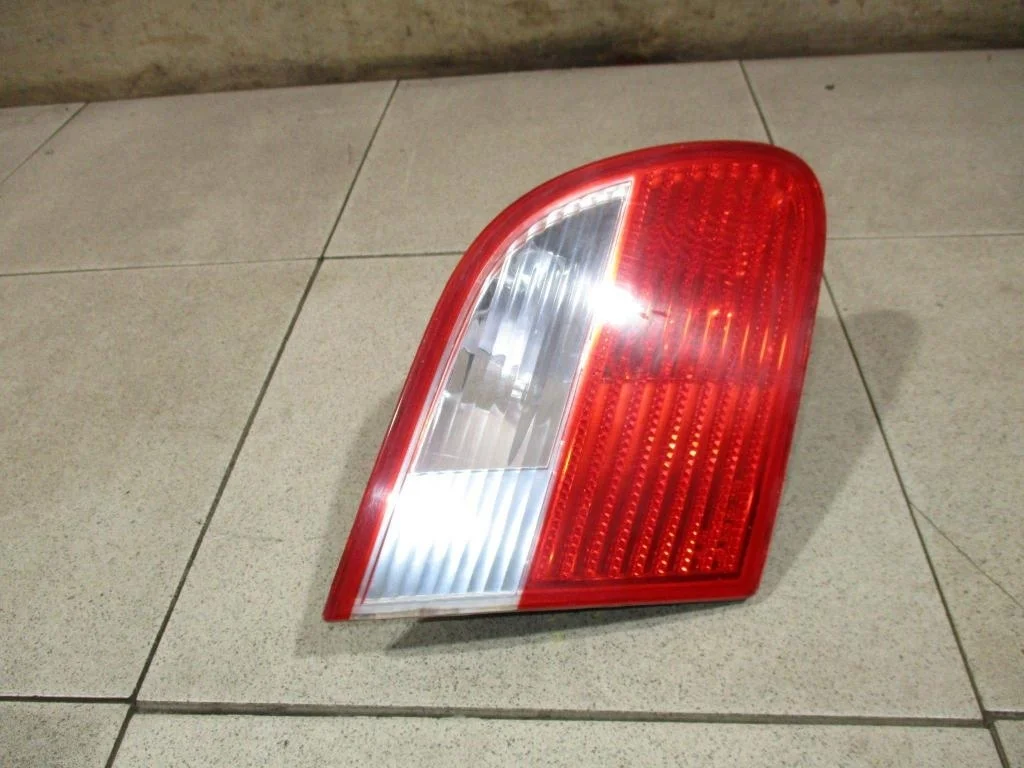 Фонарь задний внутренний левый Fiat Albea 178