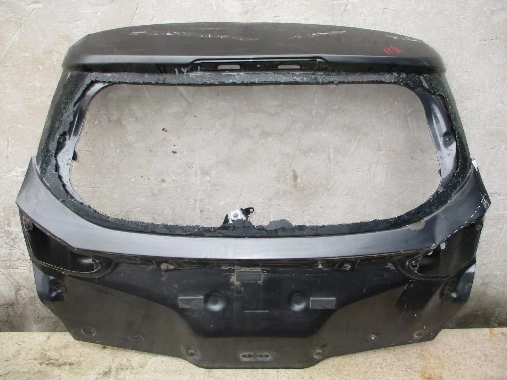 Дверь багажника Ford Focus 2018 3