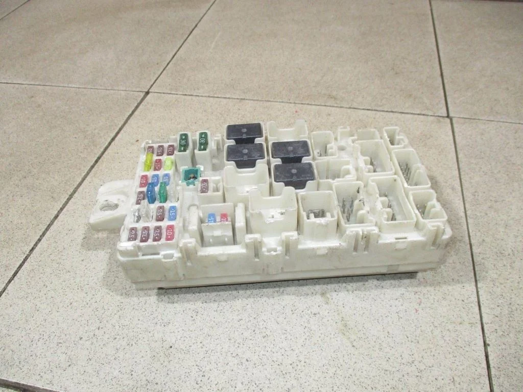 Блок предохранителей Mitsubishi Lancer 9 CS