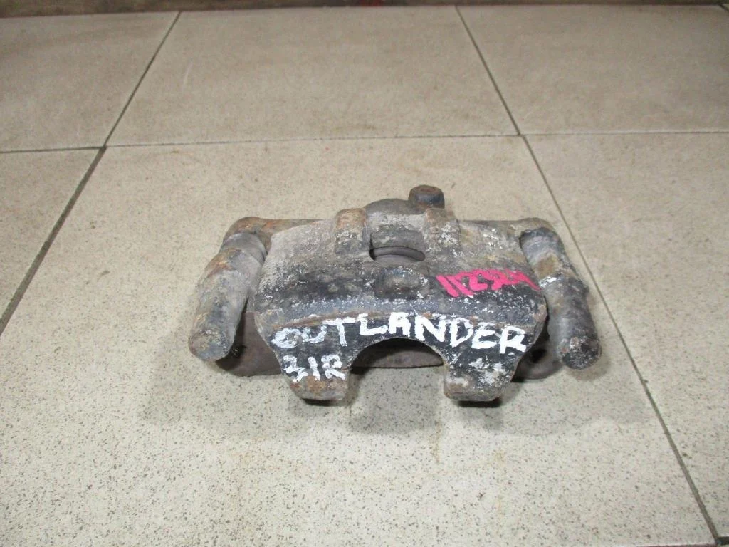 Суппорт задний правый Mitsubishi Outlander 1 CU