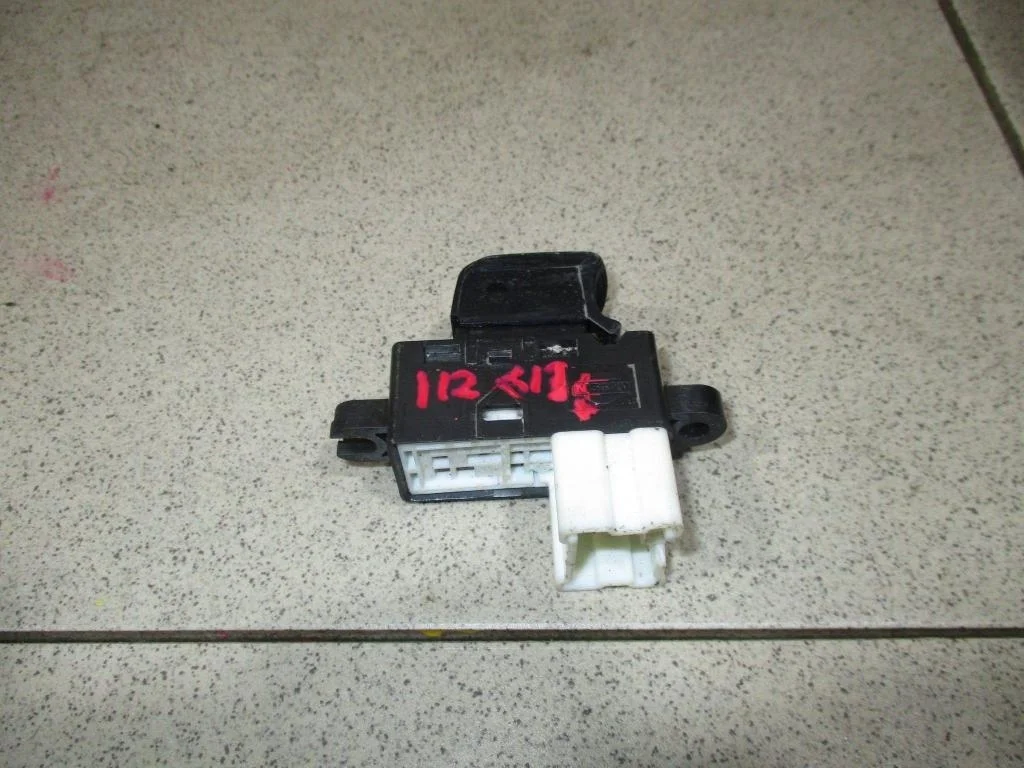 Кнопка стеклоподъемника Subaru Forester S12, SH