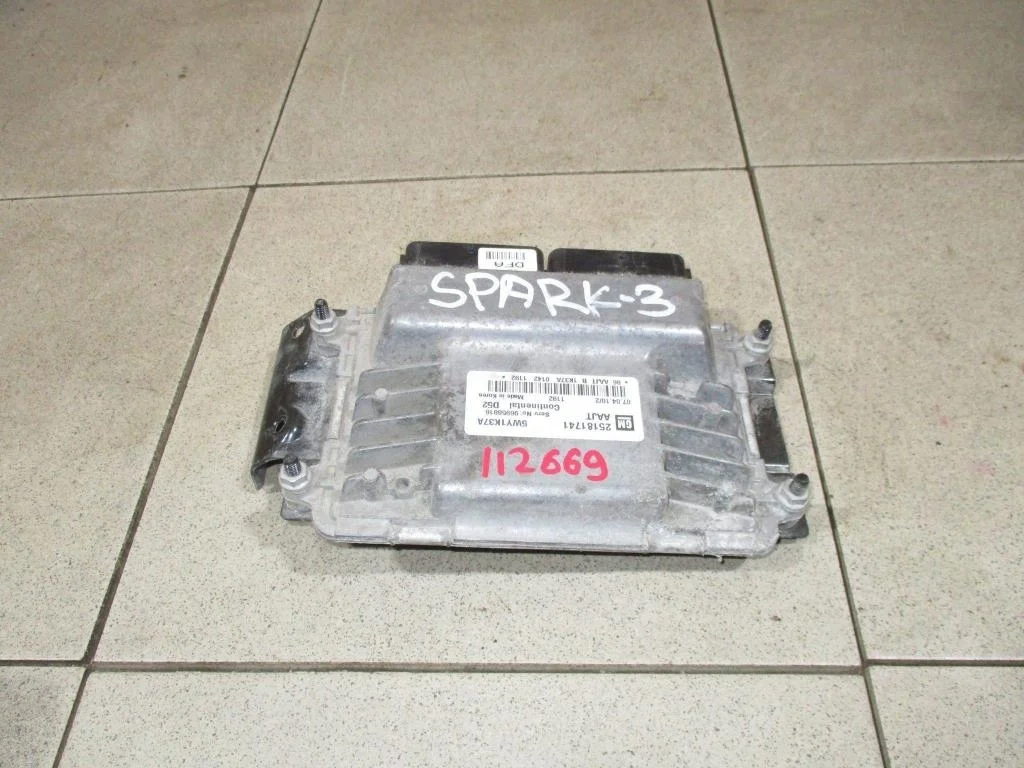 Блок управления двигателем Chevrolet Spark 2010 M300