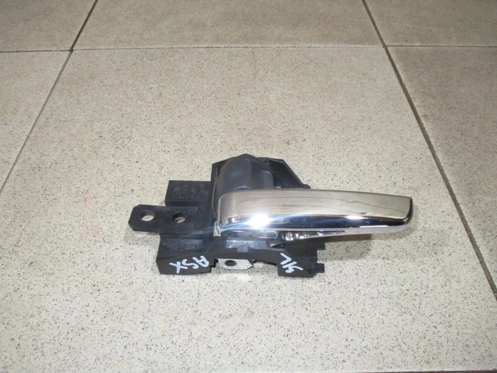 Ручка двери внутренняя левая Mitsubishi ASX