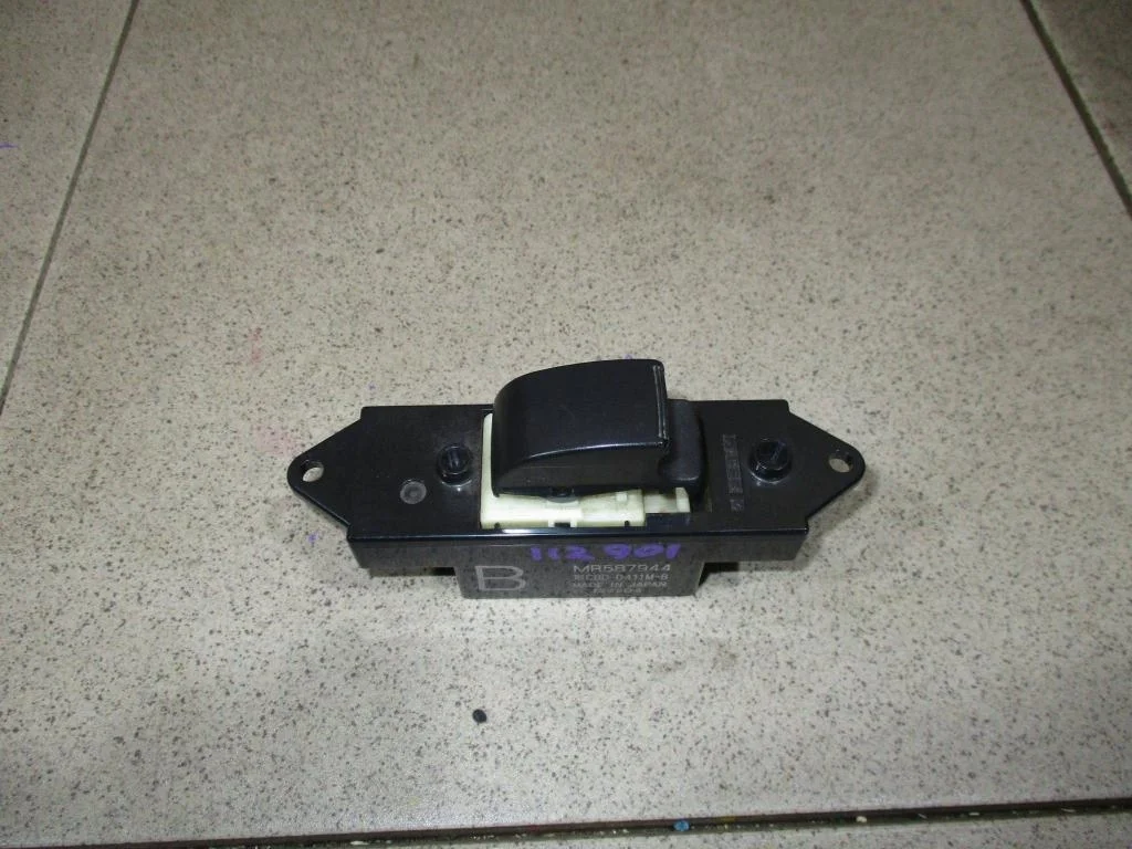 Кнопка стеклоподъемника Mitsubishi ASX