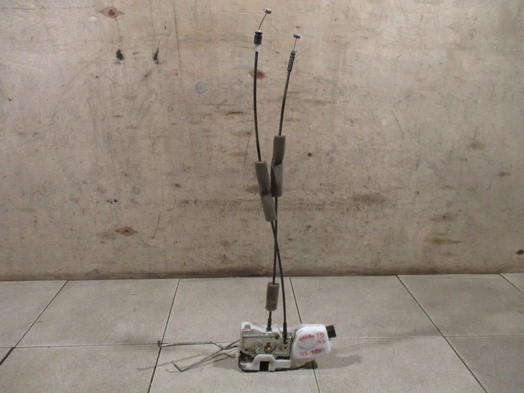 Замок двери передней левой Mitsubishi Galant 9 DJ, DM