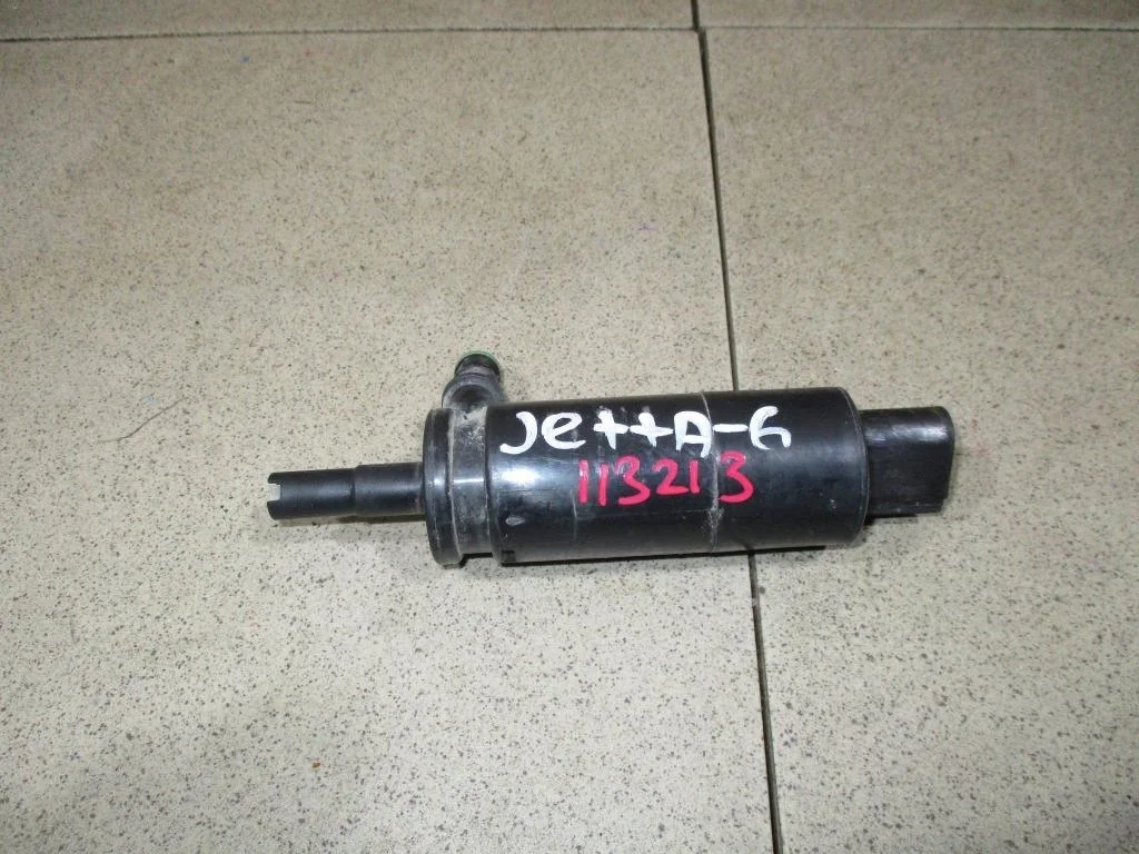 Насос омывателя фар Volkswagen Jetta A6