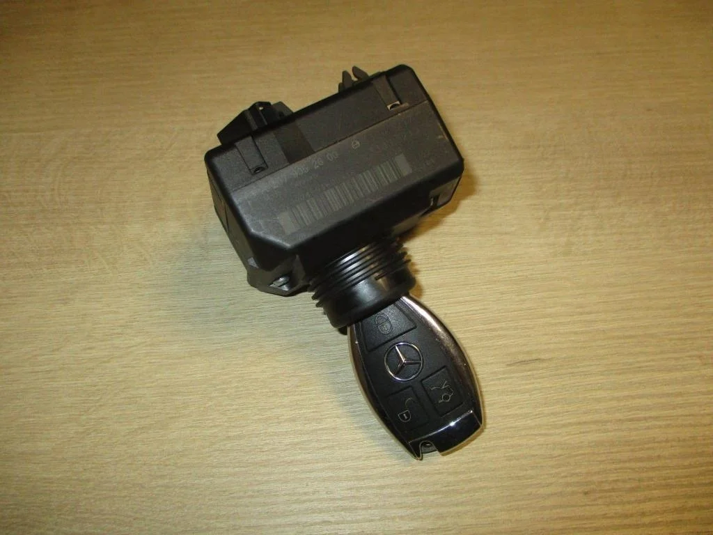 Замок зажигания Mercedes-Benz GLK-Class X204