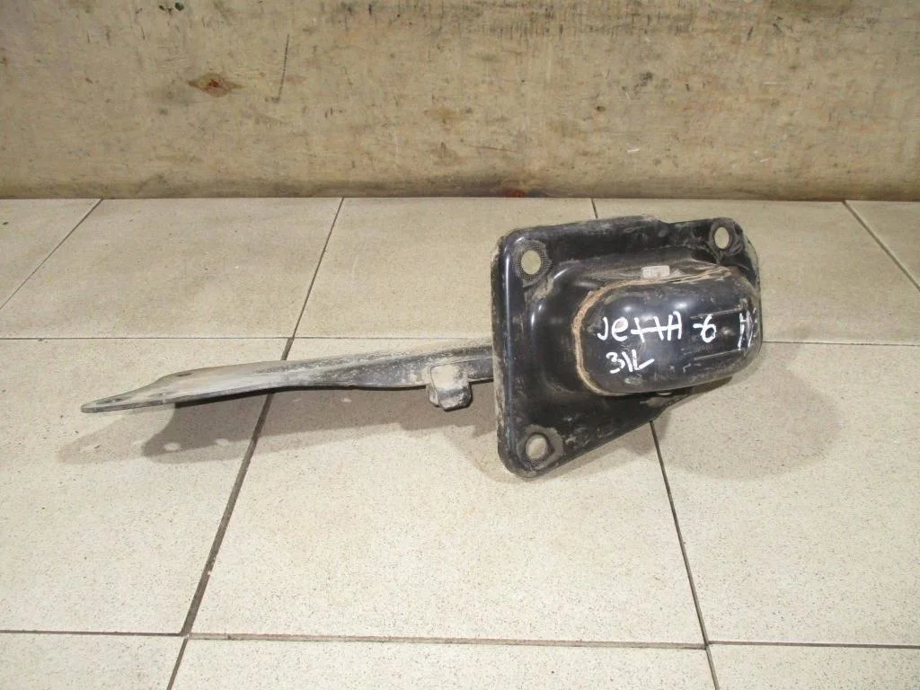 Рычаг задний продольный левый Volkswagen Jetta A6