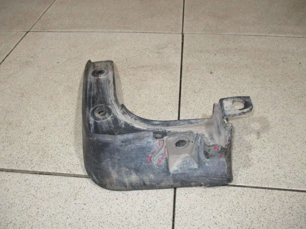 Брызговик передний левый Hyundai Solaris 1 2013 RB