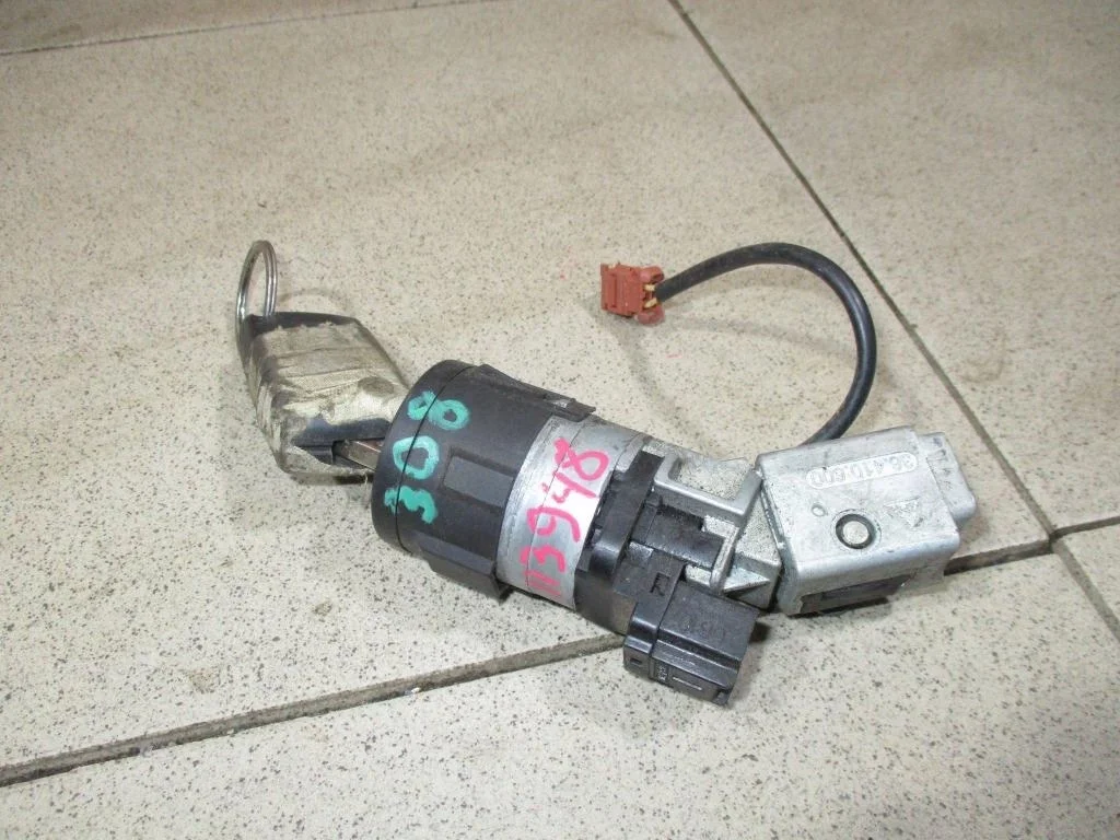 Замок зажигания Peugeot 308 T7