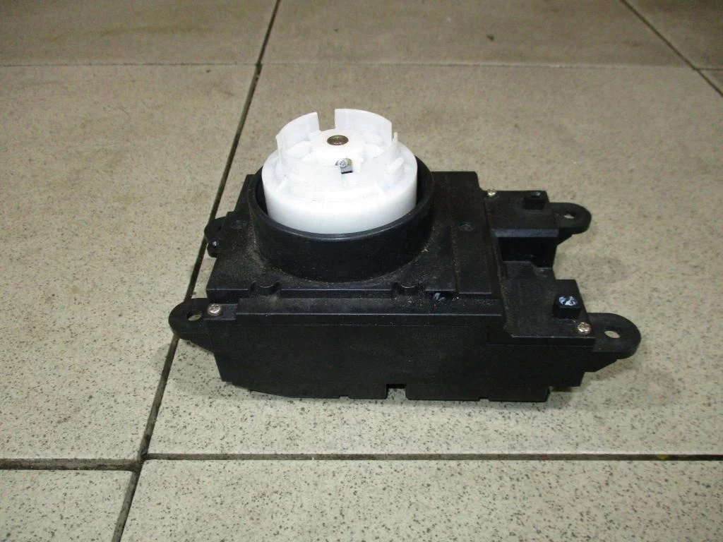 Кнопка многофункциональная BMW 5-Series E60, E61