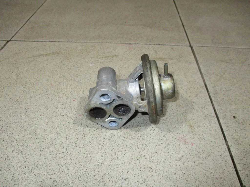 Клапан рециркуляции выхлопных газов Mitsubishi Pajero 2 1995 V20, V30, V40